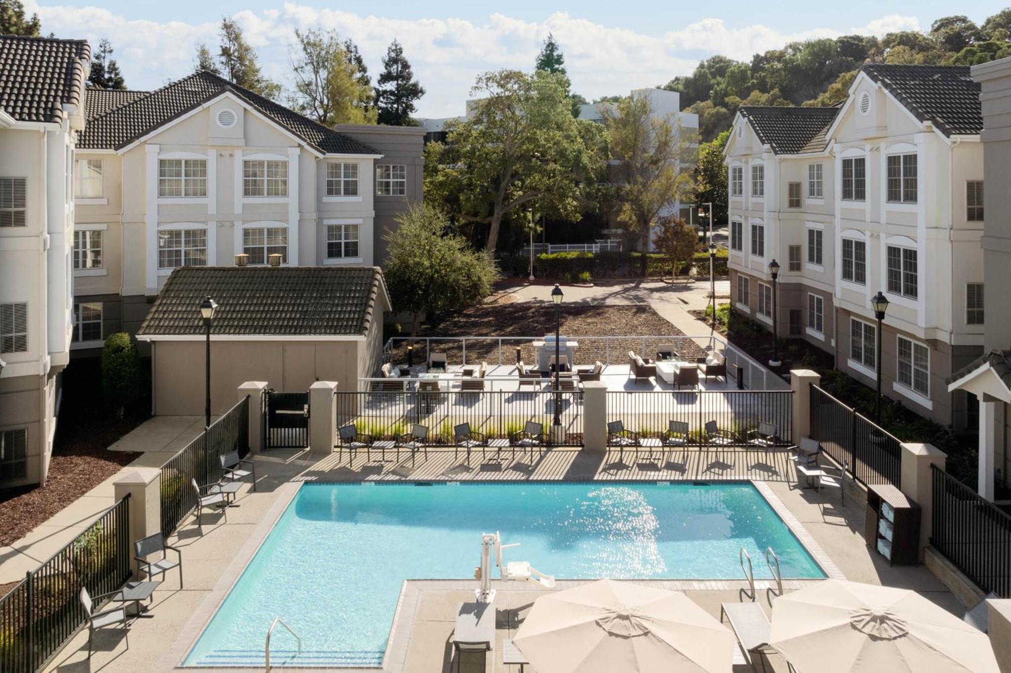 Residence Inn Pleasanton Exterior photo