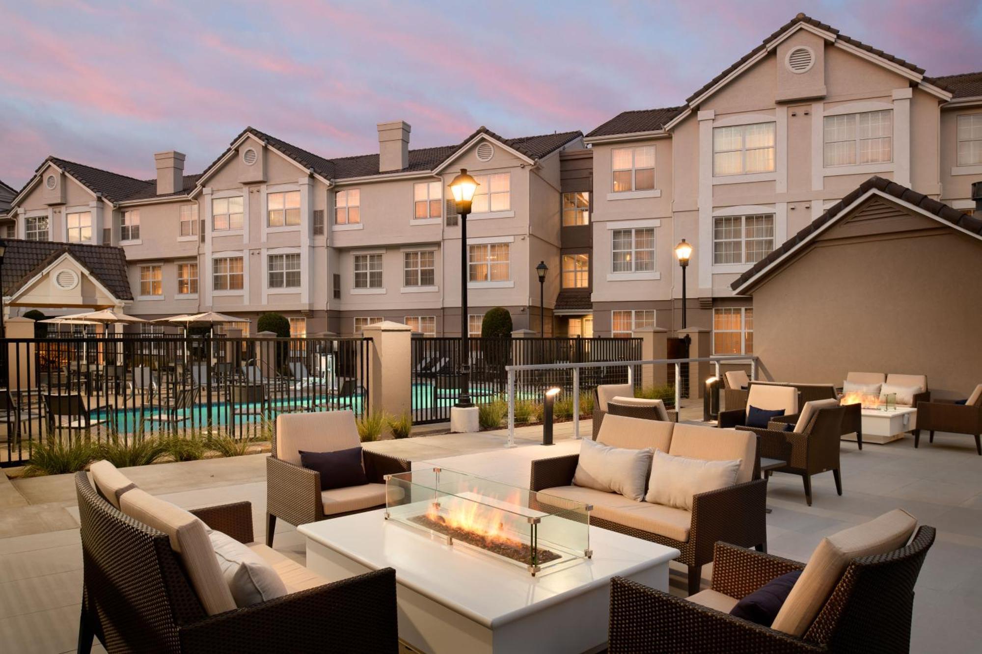 Residence Inn Pleasanton Exterior photo