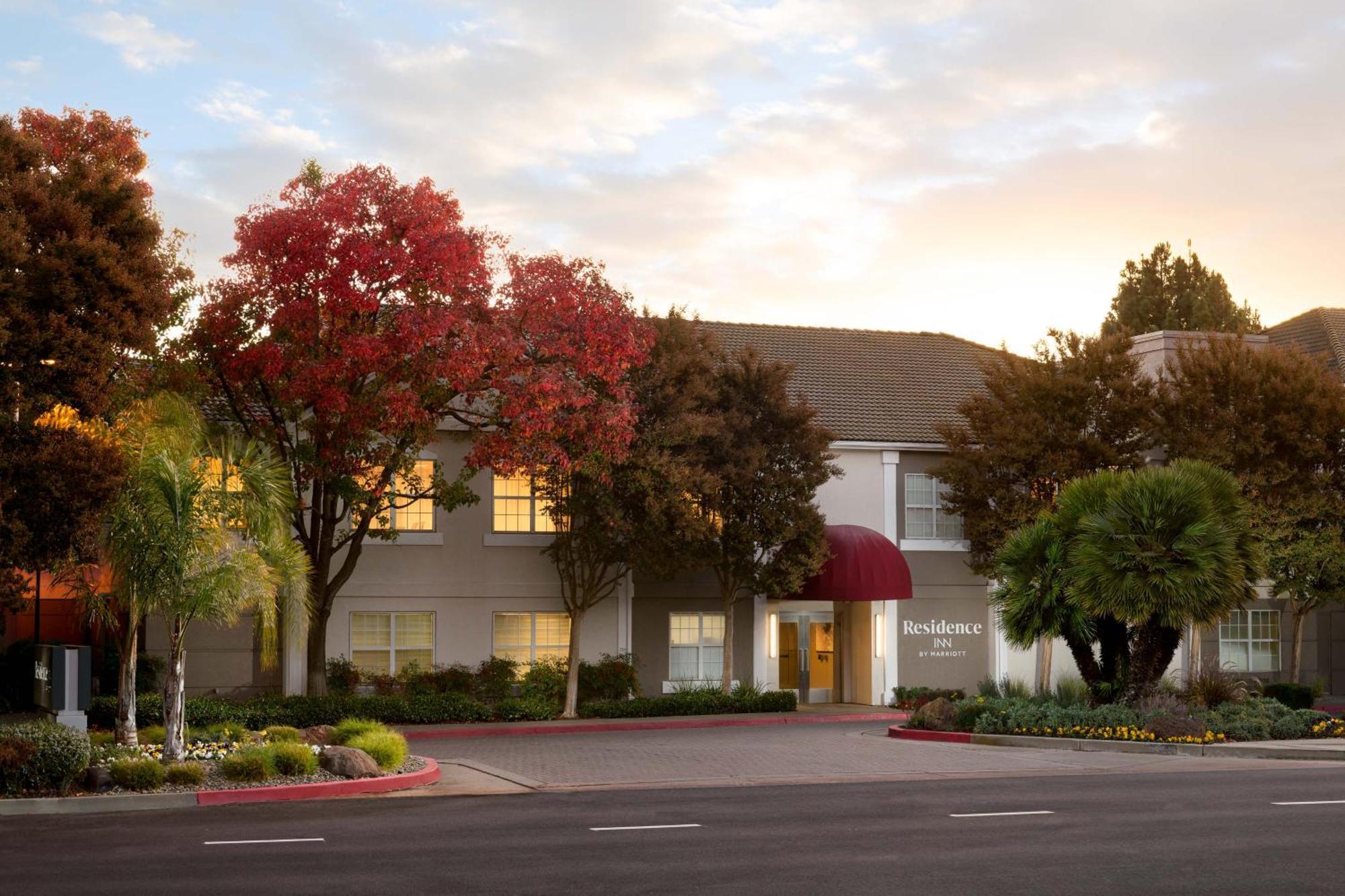 Residence Inn Pleasanton Exterior photo