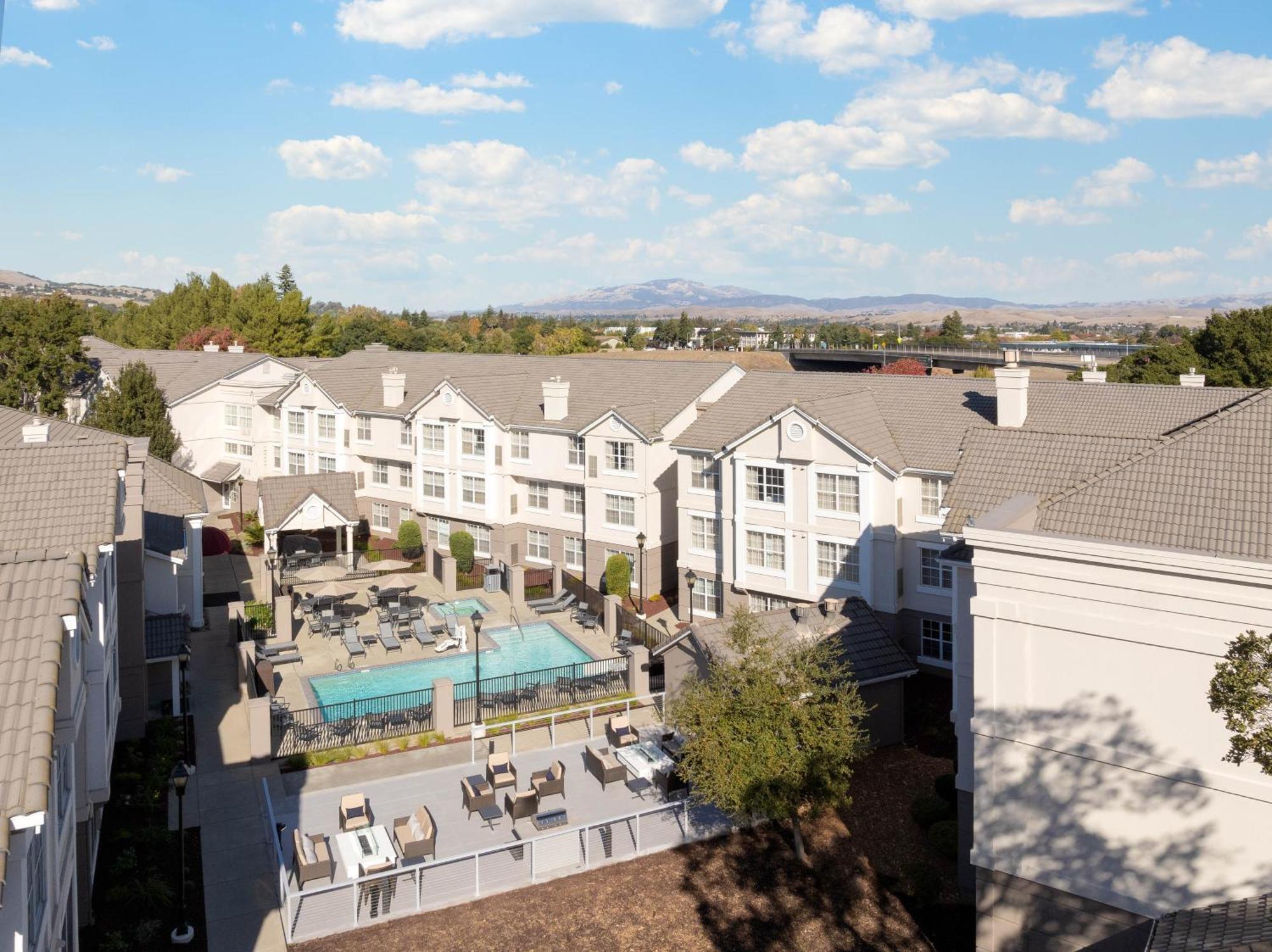 Residence Inn Pleasanton Exterior photo